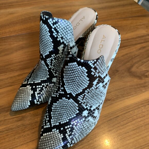 Banana Republic button down blouse, EUC, Sz M, white, blk print, EUC - Picture 15 of 15